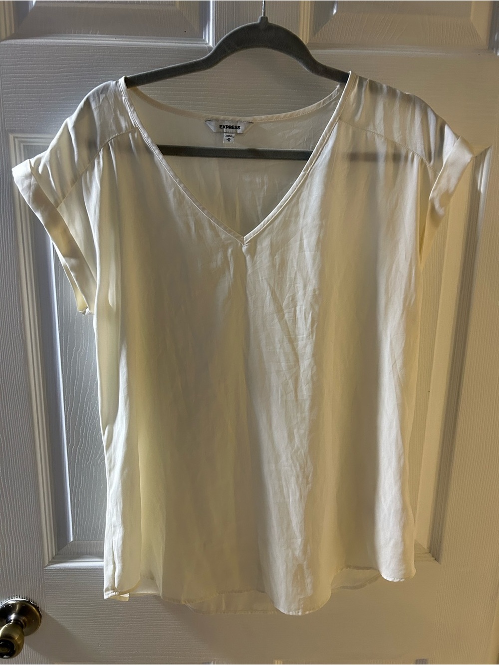 EXPRESS V-Neck Short Cuff Sleeve Gramercy Tee Shirt Medium White